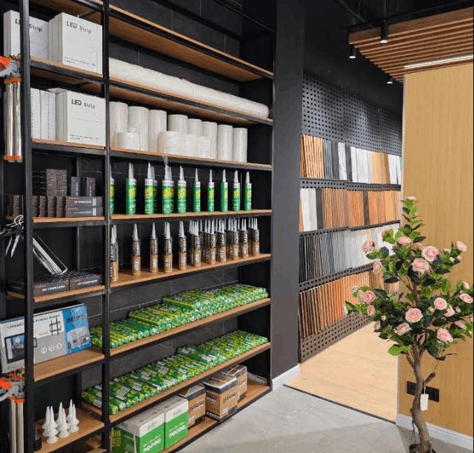 Materiale dekorative në showroom DreamDecor QTU